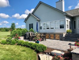beautiful patio in yard
