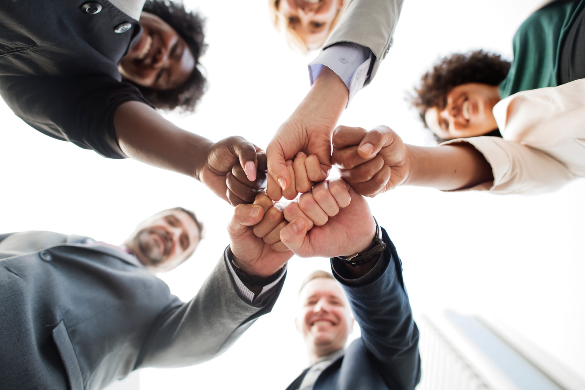 successful-happy-business-team.jpg
