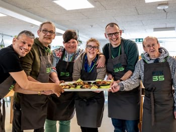 een-enthousiast-team-is-klaar-om-bezoekers-te-verwelkomen-in-plek35-van-blijdorp.jpeg