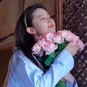 Rứa Official.jpg