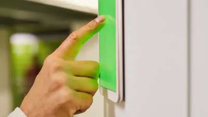 zugang-zum-lager-rund-um-die-uhr.webp