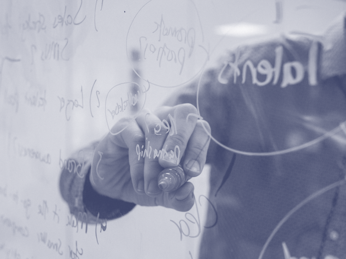 kvalifik-5Q07sS54D0Q-unsplash.png