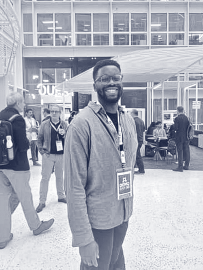 Échelle PHOTO-2025-11-06-18-22-17 Firefly Upscaler 4x-duotone.png